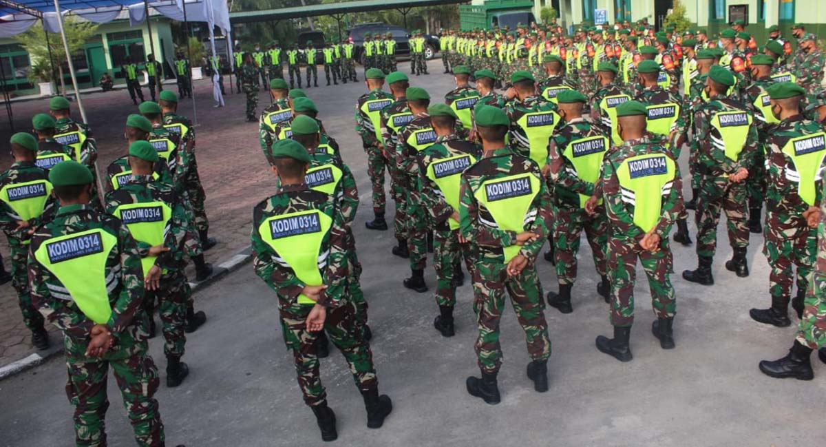 250 personel Kodim 0314/Inhil diterjunkan dalam razia penegakan disiplin protokol kesehatan COVID-19.