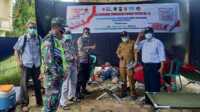 Gasebu Reteh dan PMI Inhil donor darah dan donasikan pakaian layak kepada warga. (foto: abdullah)