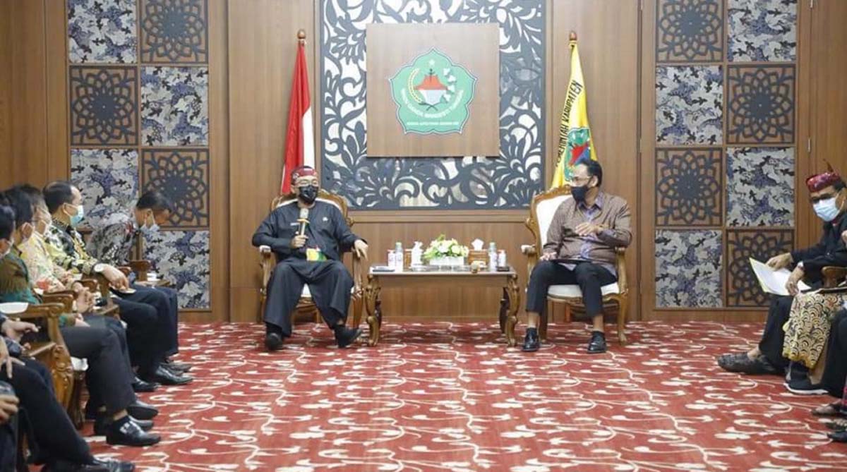 Garam persero silaturrahmi Bupati Pamekasan PT Garam Persero silaturrahmi dengan Bupati Pamekasan.