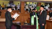 Nopriadi PAW DPRD Musi Rawas-2 Pengucapan sumpah jabatan Fuat Nopriadi sebagai PAW anggota DPRD Musi Rawas menggantikan Jauhari dalam rapat paripurna istimewa, Rabu (31/3/2021).