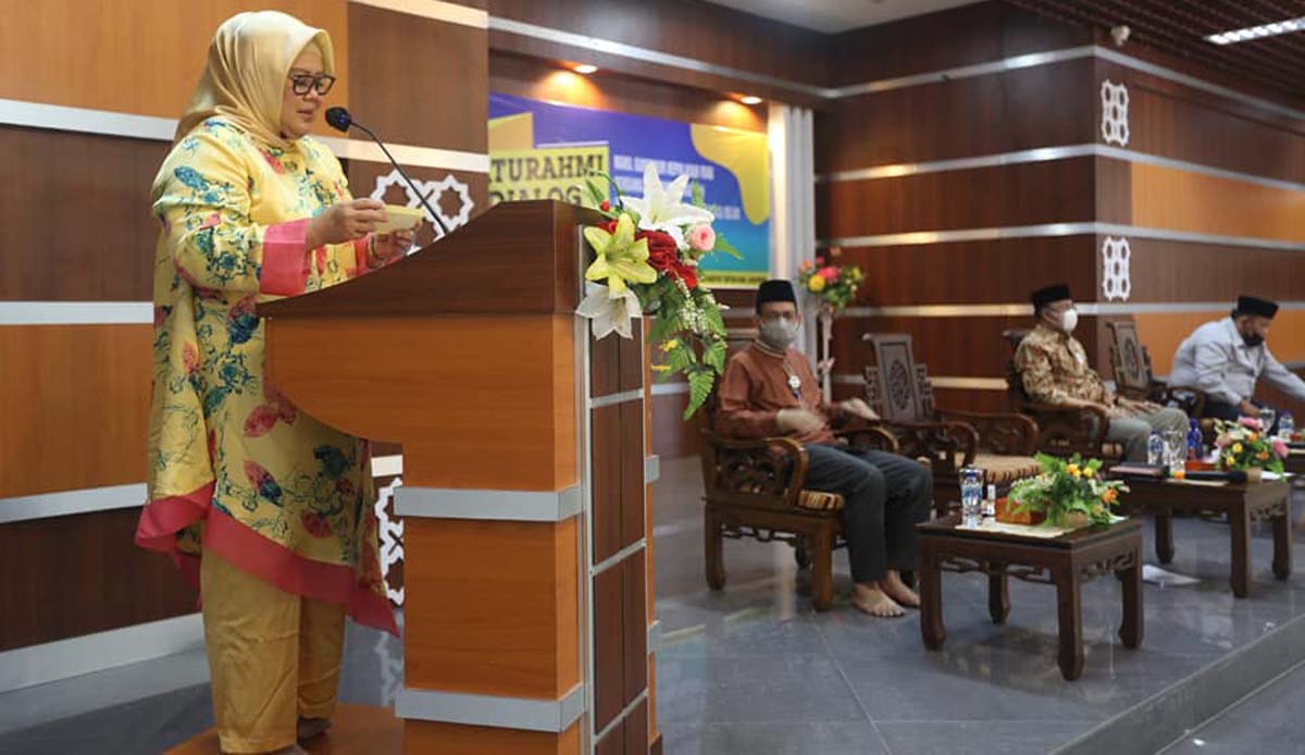 Wakil Gubernur Kepri Marlin Agustina memberikan kata sambutan (foto: dok Humas Pemkab Karimun)