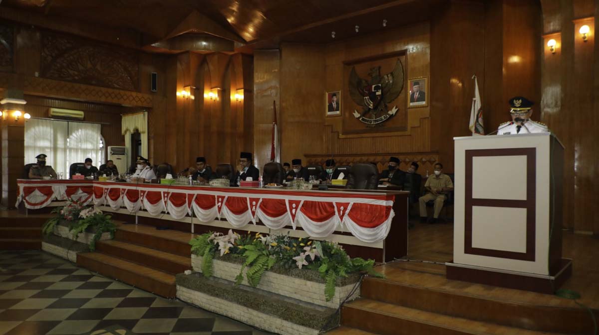 Bupati Asagan H Surya BSc sampaikan visi dan misi dalam rapat paripurna DPRD Asahan, Senin (1/3/2021)