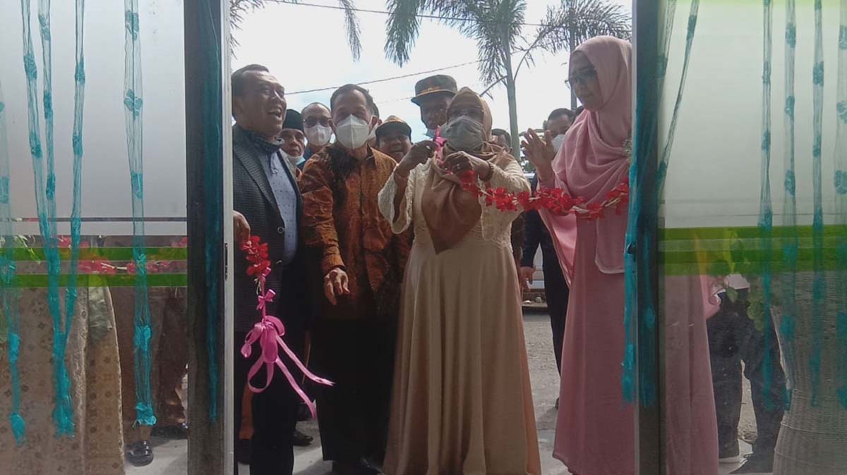 Wabup resmikan RM Putri Bayu Garden Wakil Bupati Mura Hj Suwarti meresmikan RM Putri Bayu Garden.