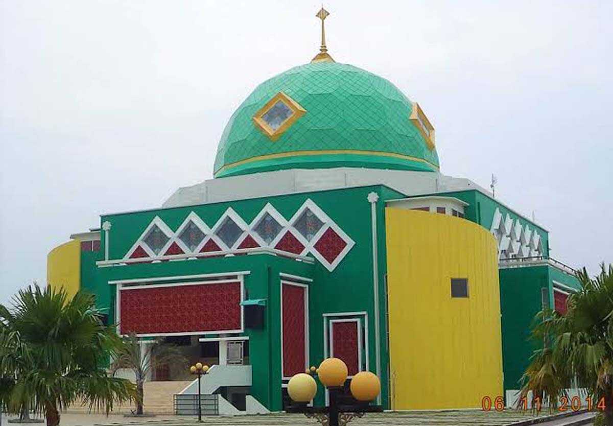 Masjid Agung Karimun (foto istimewa)