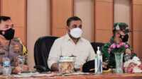 Bupati Karimun Aunur Rafiq-4 Bupati Karimun Aunur Rafiq memimpin rakor penanganan COVID-19.