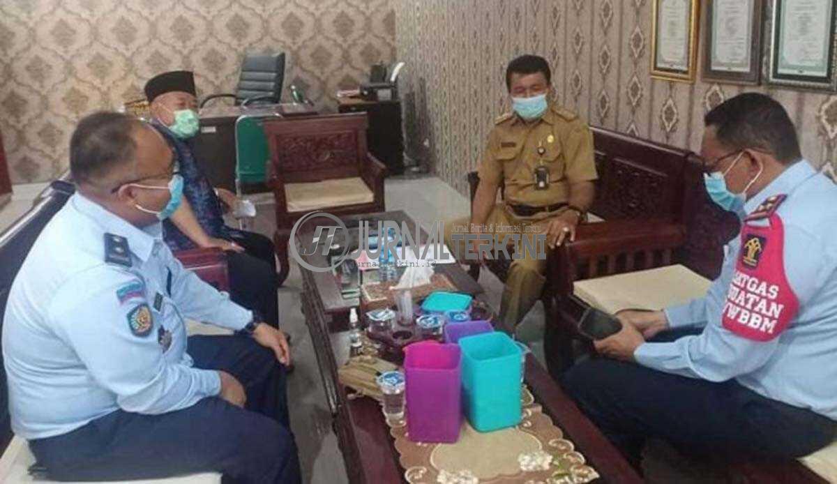 Lapas Sustik Pamekasan bersilaturahmi guna menjalin kerja sama dengan SMKN 3 Pamekasan, Senin (31/5/2021). (foto: fiki)