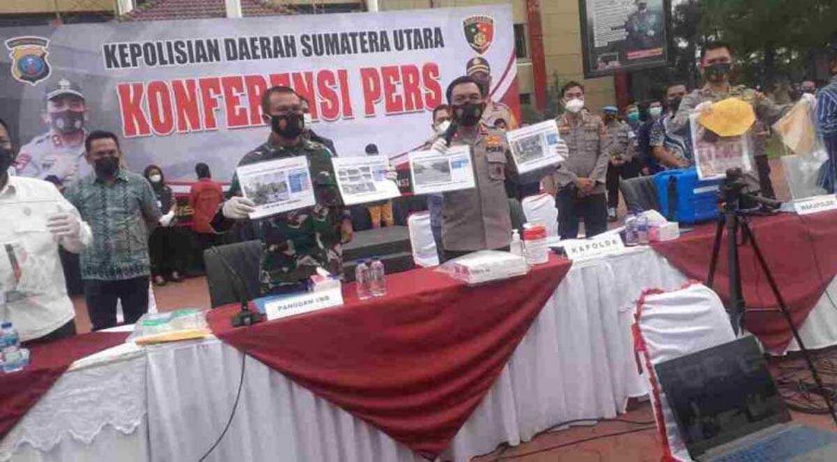 Polda Sumut ungkap penjualan vaksin Kapolda Sumut memberikan keterangan pers terkait pengungkapan kasus jual beli vaksin COVID-19 di Rutan.