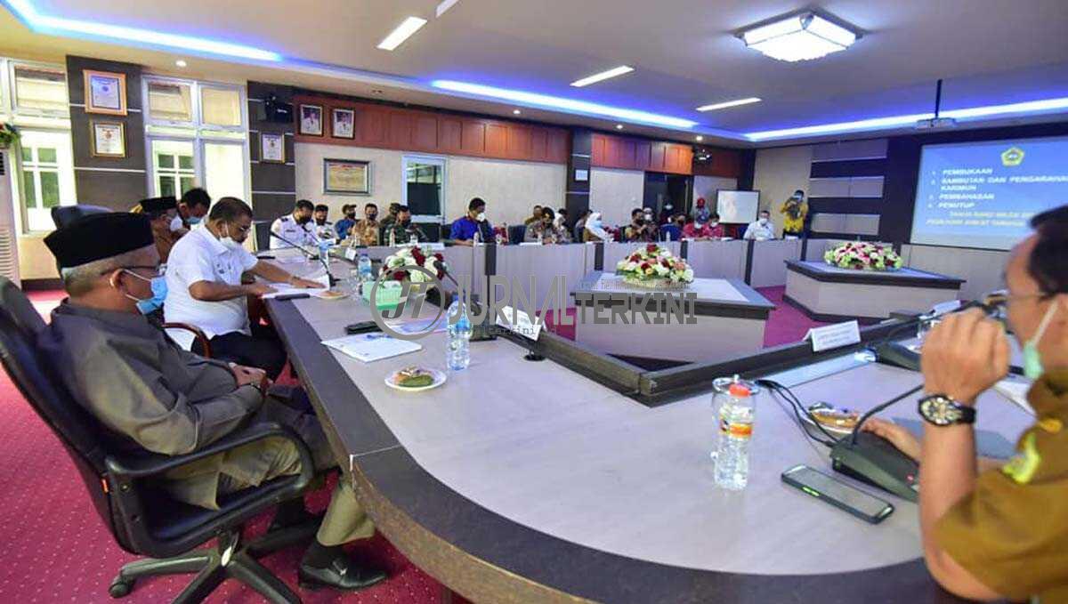 Ketua DPRD Karimun M Yusuf Sirat menghadiri Rakor Penanganan COVID-19 menjelang Tahun Baru Imlek 2572. (foto: Humas Pemkab Karimun)