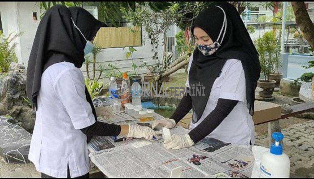 Tes urine puluhan warga binaan Rutan Karimun.