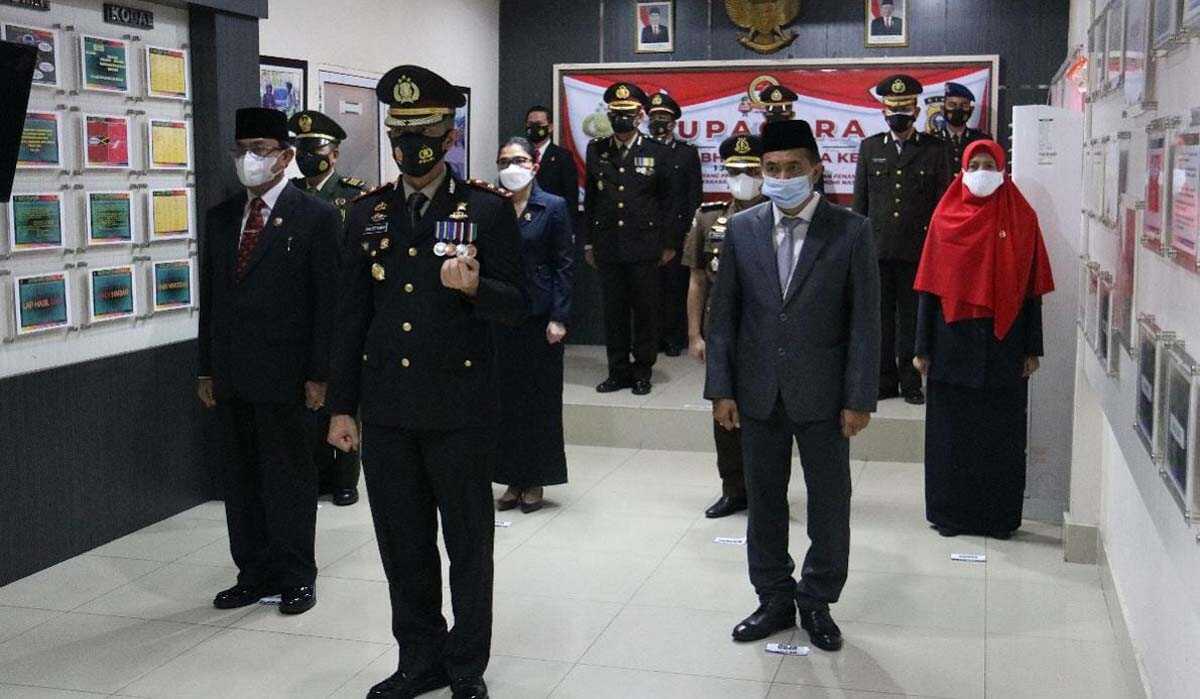 Polres Inhil menggelar upacara Hari Bhayangkar ke-75 secara virtual, Kamis (1/7/2021).