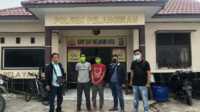 Kedua tersangka pencurian di PT THIP (pakai masker hijau) setelah diamankan polisi.