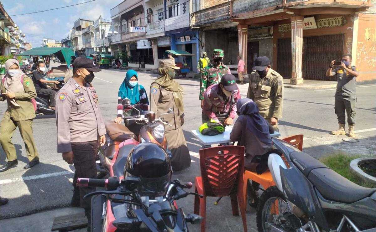 Razia prokes di Selatpanjang Operasi Yustisi Penegakan Protokol Kesehatan di Selatpanjang, Kabupaten Kepulauan Meranti, Provinsi Riau.