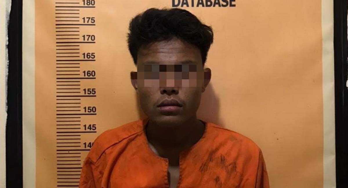 Tersangka pencuri motor di tembilahan Tersangka pencuri motor RX King di Jl H Said Tembilahan setelah diamankan polisi.