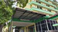 Korban dilarikan ke Instalasi Gawat Darurat RSUD Muhammad Sani. (foto: yra)