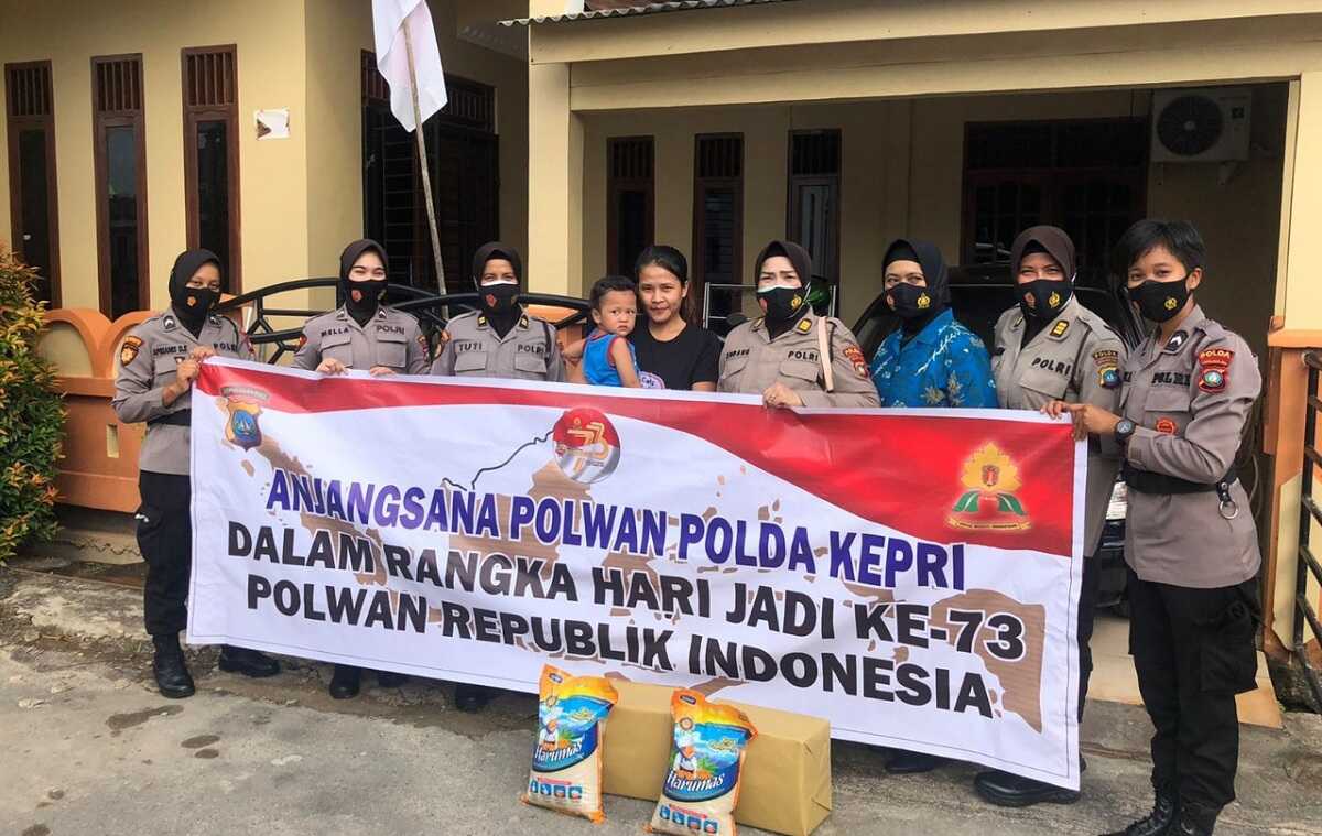 Rayakan Hari Jadi ke-73, Polwan Polda Kepri Gelar Serangkaian Kegiatan Sosial. (foto: dok. Humas Polda Kepri)
