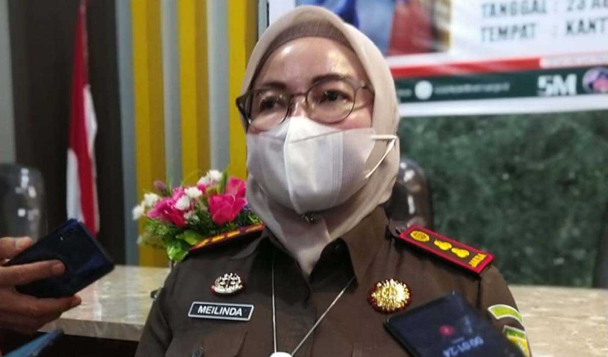 Kajari Karimun Meilinda memberikan keterangan pers usai pembukaan Vaksinasi Merdeka, Senin (23/8/2021). (foto: istimewa)