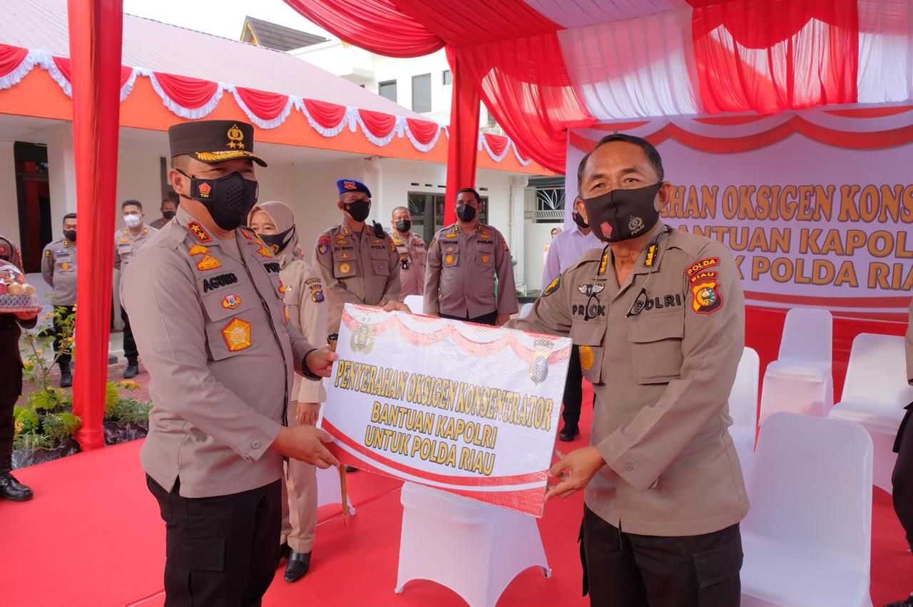 Resmikan Isoter Wisma Kemala, Kapolda Riau Serahkan Bantuan 30 Oksigen Konsentrator dari Kapolri