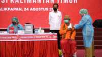 Presiden tinjau vaksinasi di Balikpapan Presiden Joko Widodo meninjau vaksinasi COVID-19 bagi masyarakat Kota Balikpapan. (foto: Sekretariat Presiden)