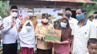 Kwarcab Pramuka Musi Rawas-2 Kwarcab Gerakan Pramuka Musi Rawas memberi bantuan kepada warga Desa Srimulyo.