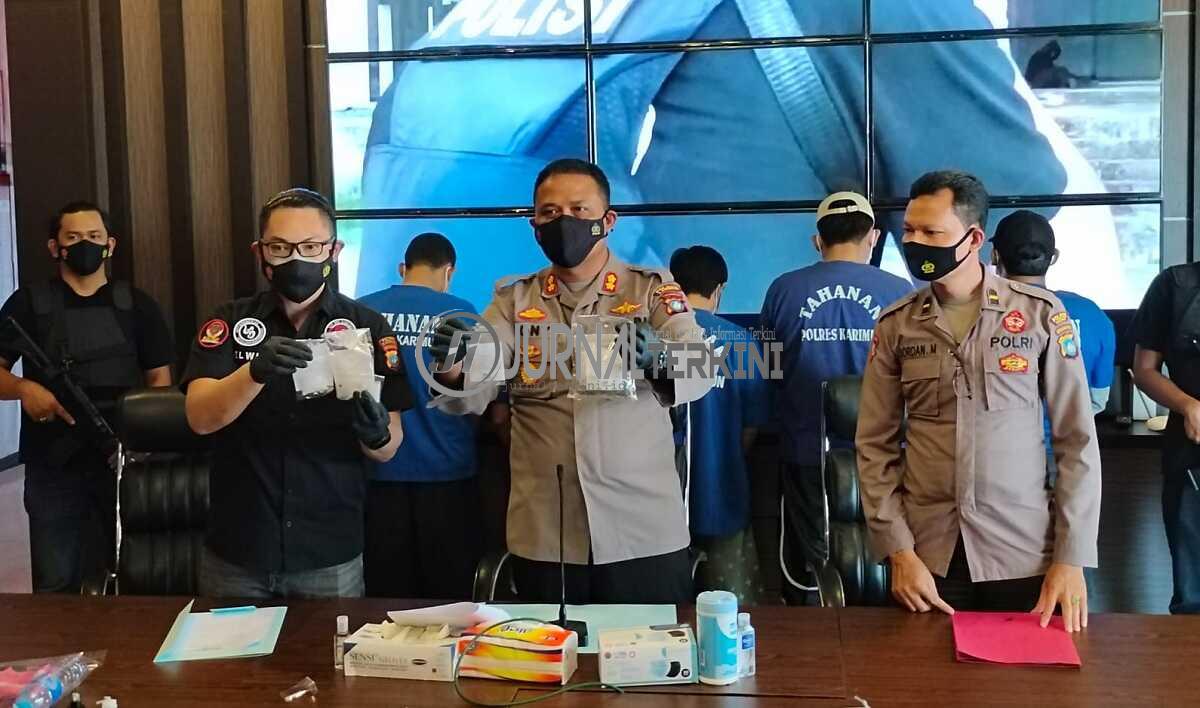 Kapolres Karimun AKBP Tony Pantano memberikan keterangan pers terkait pengungkapan 6 kasus narkoba dalam sebuan terakhir. (foto: yra)