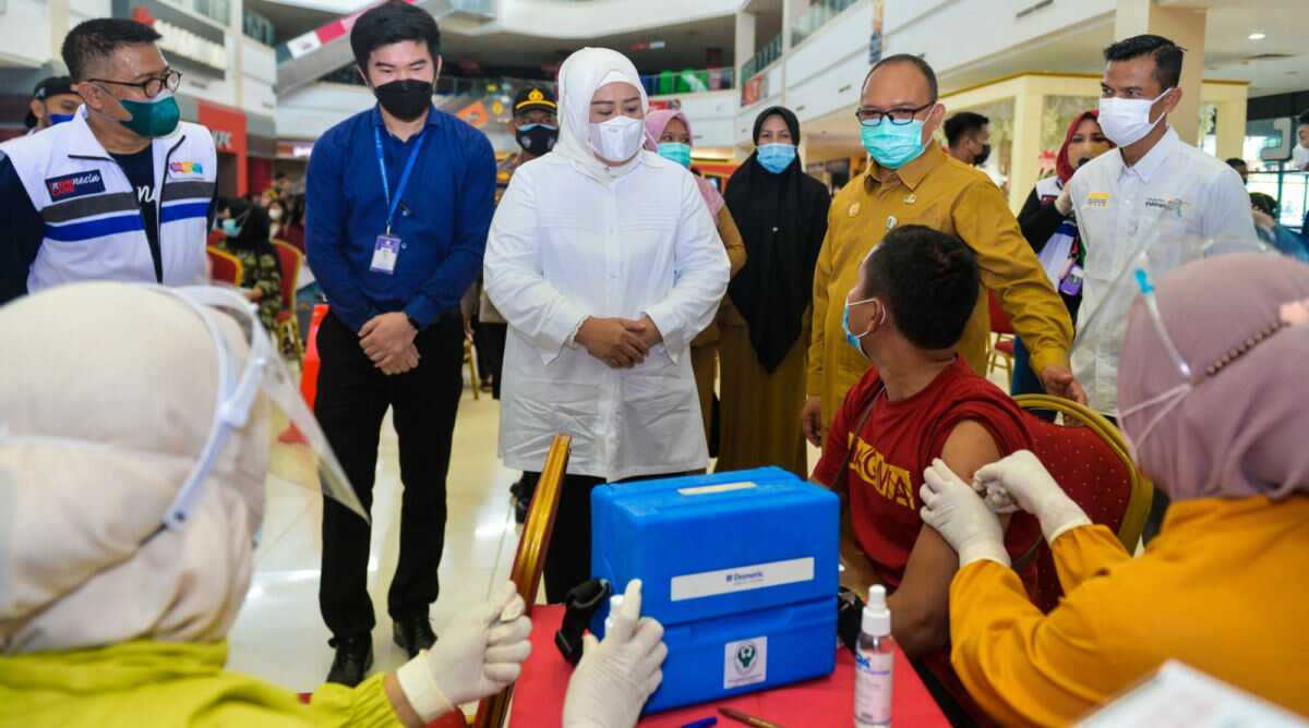 Wagub Marlin tinjau vaksinasi