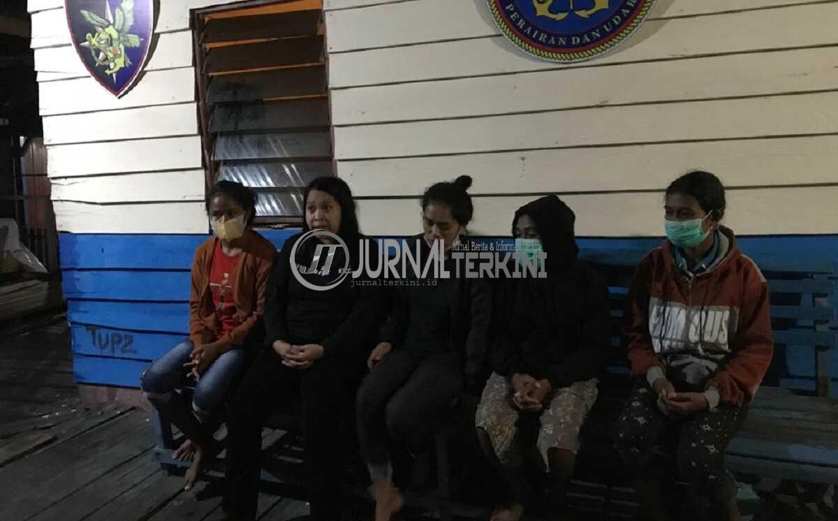 Lima calon Pekerja Migran Indonesia (PMI) yang diamankan karena hendak ke Malaysia secara ilegal, kelimanya ternyata dijanjikan bekerja di Batam. (foto: yra)