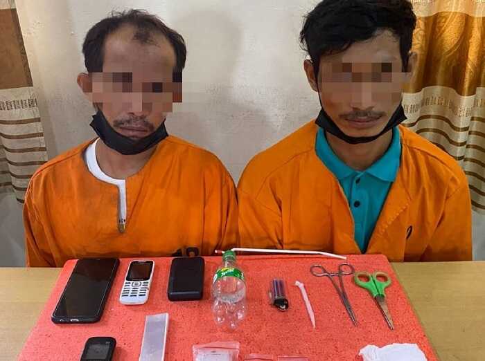 pengedar sabu diciduk di Tembilahan Dua tersangka pengedar dan pemakai sabu di Tembilahan Hulu yang diciduk polisi.