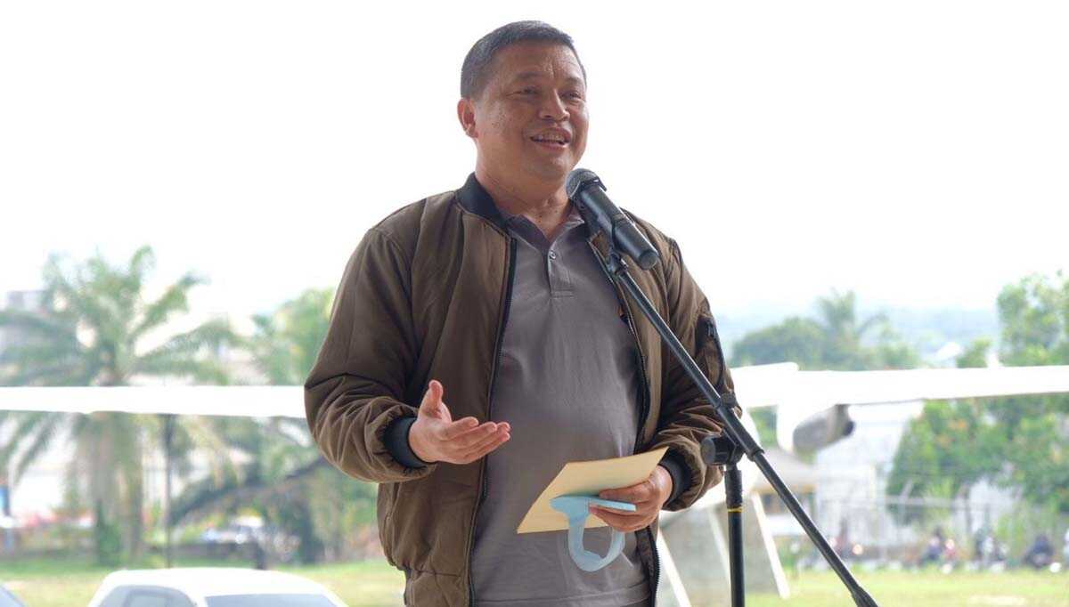 Kapolda Riau membuka Turnamen Futsal IWO Riau 2021.