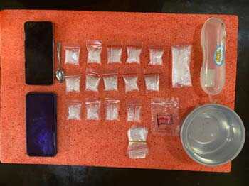 Barang bukti yang diamankan dari kedua tersangka. (foto: Humas Polres Inhil)