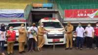 Pemkot bekasi serahkan bantuan ambulans Penyerahan bantuan berupa 2 mobil ambulans, 2 motor ambulans dan 2 kendaraan operasional dari Pemkot Bekasi kepada PMI Cabang Kota Bekasi. (foto: Dok. Pemkot Bekasi)