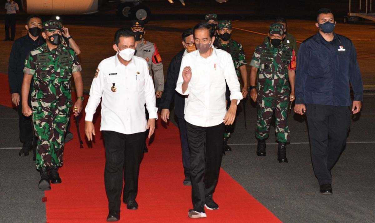 Presiden Jokowi tiba di Batam1
