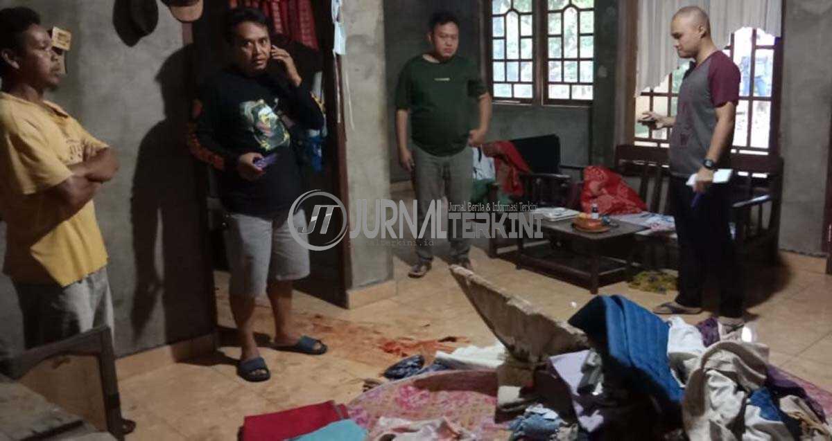 TKP kasus pembunuhan TKP kasus pembunuhan sepasang suami istri Kabupaten Pali, Sumatera Selatan.