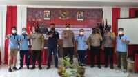 Kapolres Karimun AKBP Tony Pantano bersama jajaran Rutan Kelas IIB Tanjung Balai Karimun berfoto di sela peninjauan vaksinasi booster COVID-19, Sabtu (5/3/2022). (foto: yra)