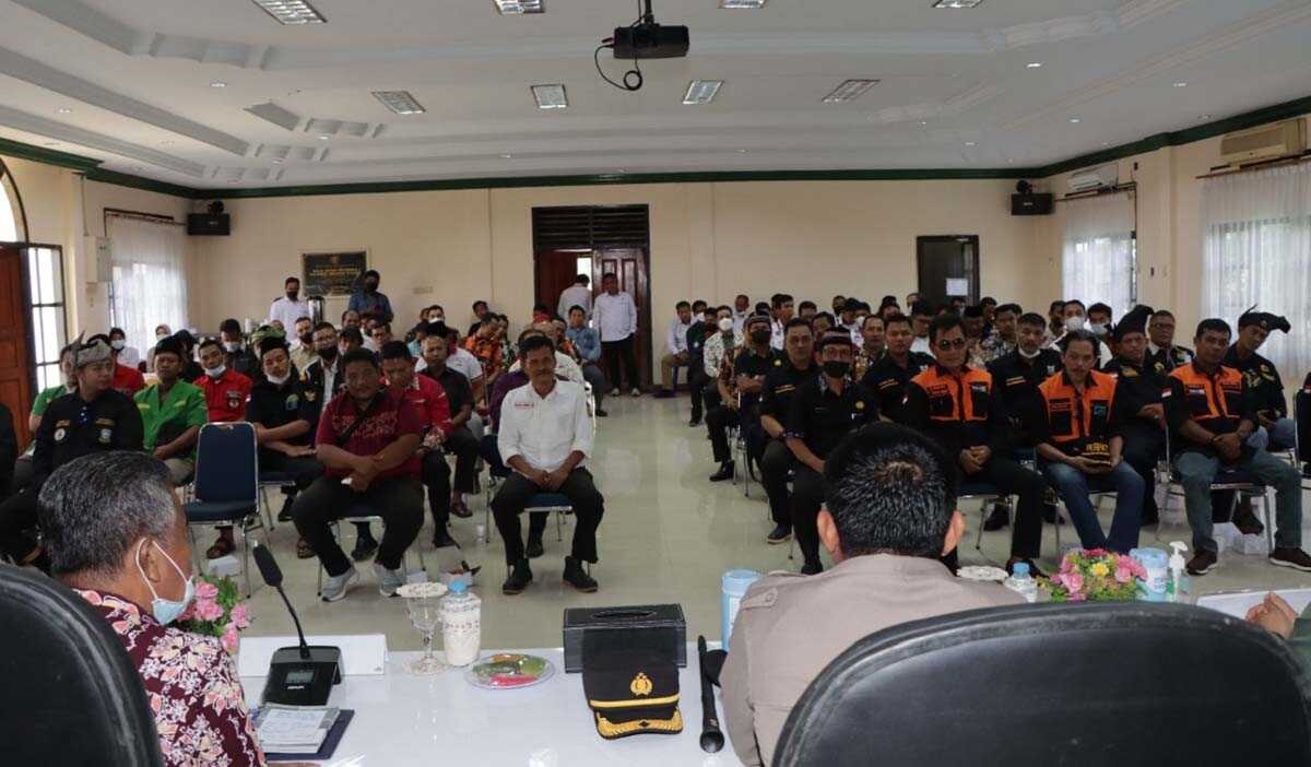 Puluhan pimpinan ormas di Kota Tanjungpinang menghadiri acara besembang becerite yang diadakan Polresta Tanjungpinang, Kamis (2/6/2022). (foto; Dok. Humas Polresta Tanjungpinang)