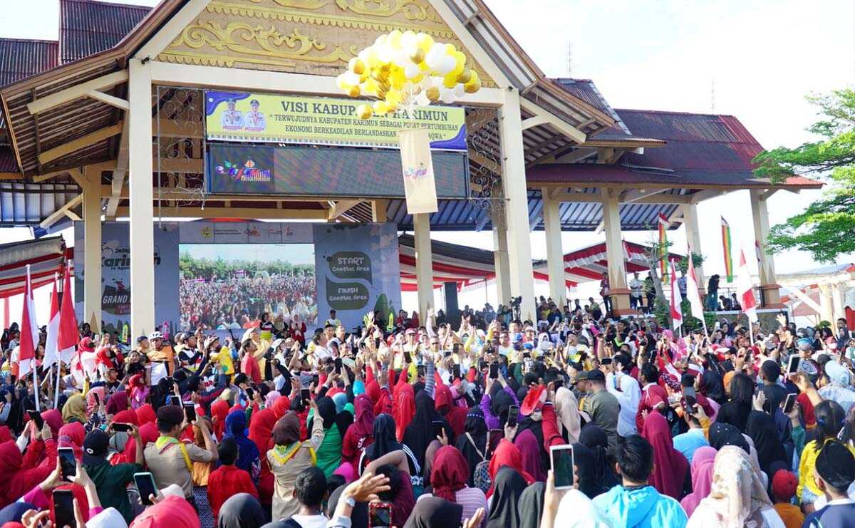car free day di Karimun Ribuan warga memadati lokasi event wisata jelajah Car Free Day di Coastal Area, Tanjung Balai Karimun, Minggu (14/8/2022). (foto: Dok. Prokopim Karimun)