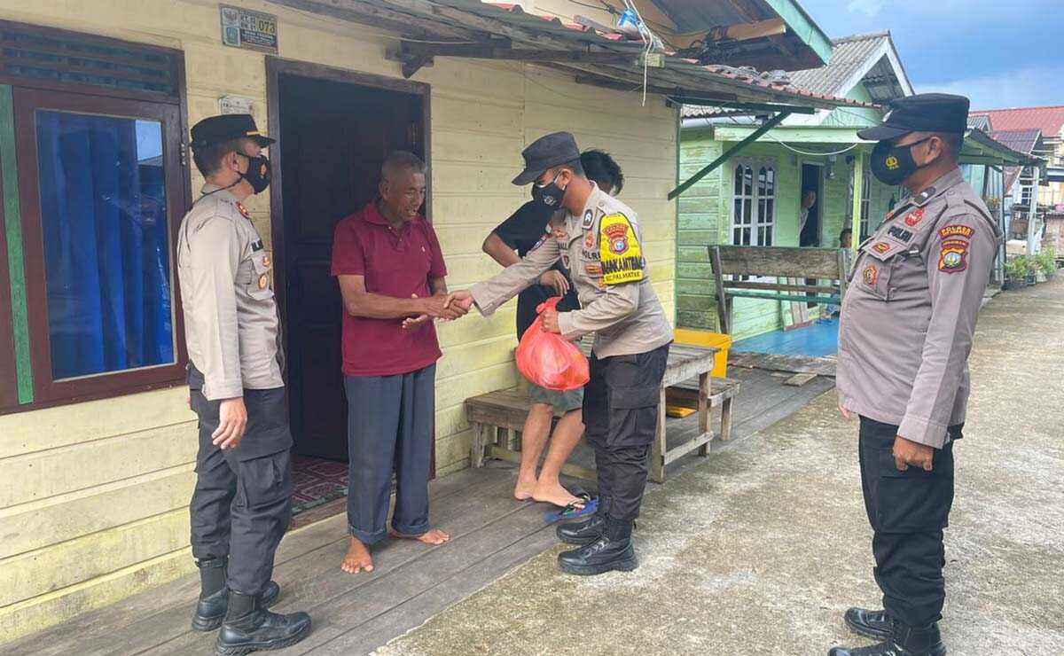 polres anambas bantu warga terdampak BBM