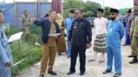 IMG_20221011_144020 Bupati Karimun Aunur Rafiq meninjau pusat kuliner Coastal Area yang akan direvitalisasi.