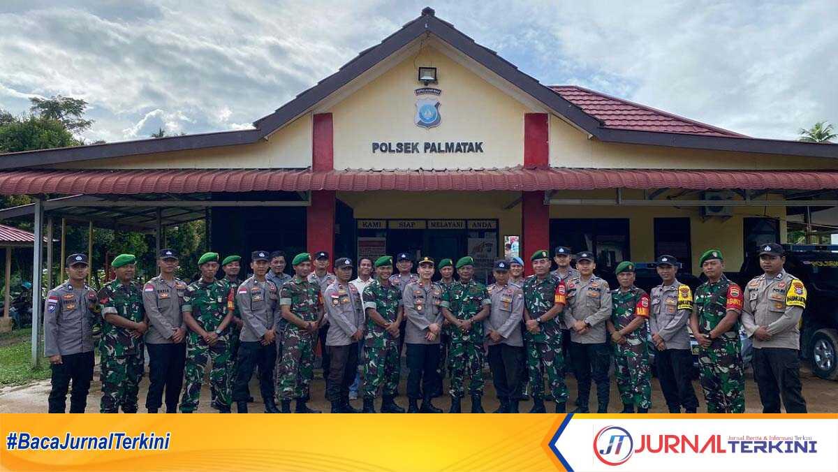 Jajaran Polsek Palmatak dan Koramil 07 Palmatak berfoto bersama usai menggelar apel gabungan dalam rangka Program Quck Win Presisi. (foto: Dok. Humas Polres Anambas)