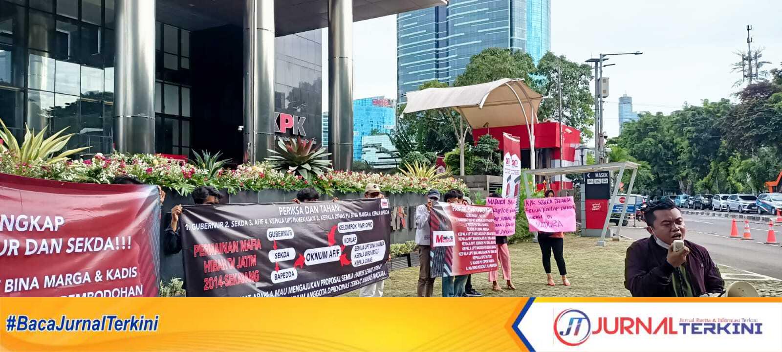 Madura Progress demo KPK, tuntut Tangkat Gubernur Jatim, Pimpinan DPRD Jatim, Korlap Dana Hibah di Madura. (Dok. Pribadi)