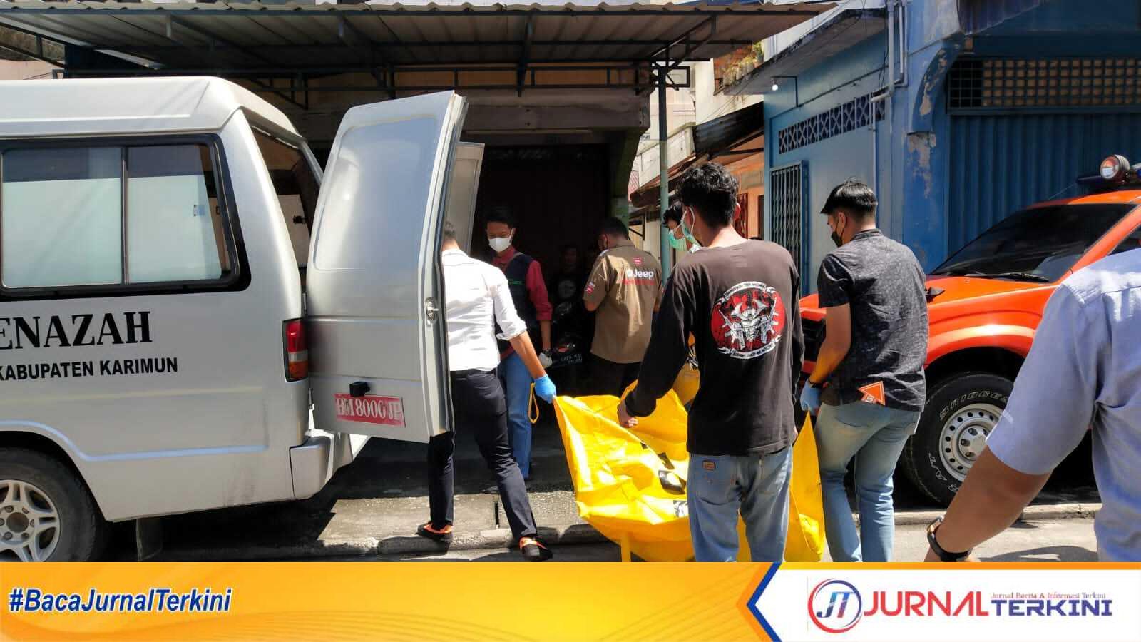IMG-20221231-WA0034 Jenazah Febrymuda Syahputra dievakuasi dari TKP (JurnalTerkini.id/yogi)