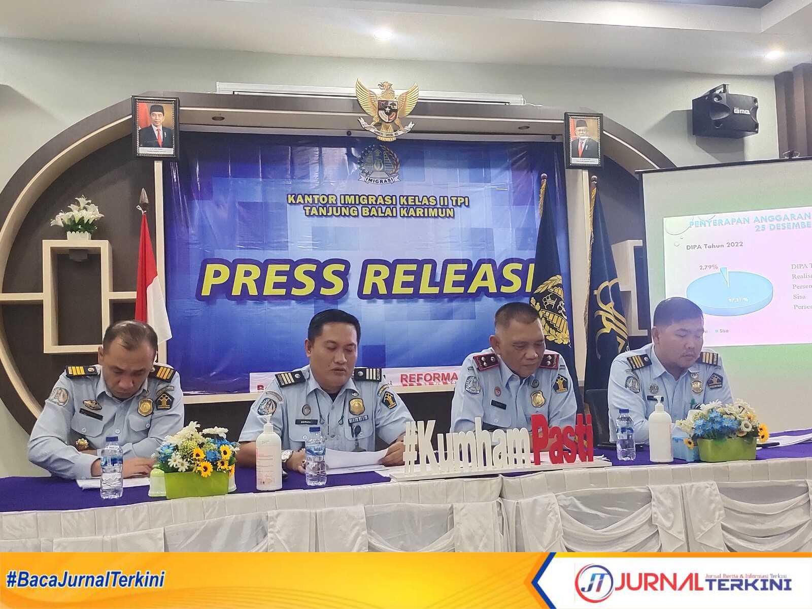 Kantor Imigrasi Karimun menggelar konferensi pers akhir tahun. (foto: yra)