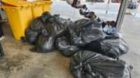 Program Sedekah Sampah karimun Beberapa kantong sampah plastik yang dikumpulkan karyawan PT Saipem Indonesia Karimun Yard sebagai dukungan terhadap Program Sedekah Sampah yang dicanangkan Dinas Lingkungan Hidup Karimun. (Foto: Dokumentasi Pribadi)