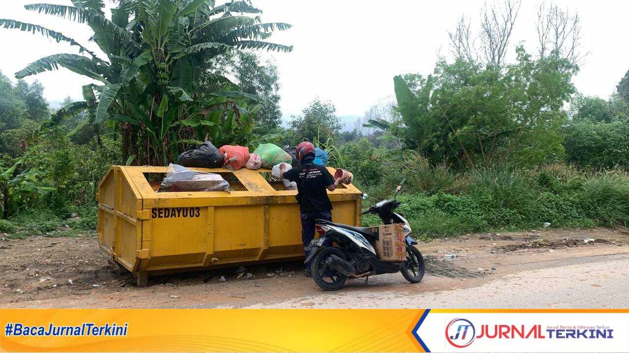 Foto penampakan kontainer sampah di salah satu lokasi di Karimun. Foto (Jurnal/Tri)