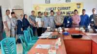 jumat curhat polres Bintan Polres Bintan melalui Polsek Bintan Utara, melakukan kegiatan Jumat Curhat bersama masyarakat Teluk Sebong, Jumat (6/1/2023). (Foto: Ist/jurnalterkini.id/Anton)
