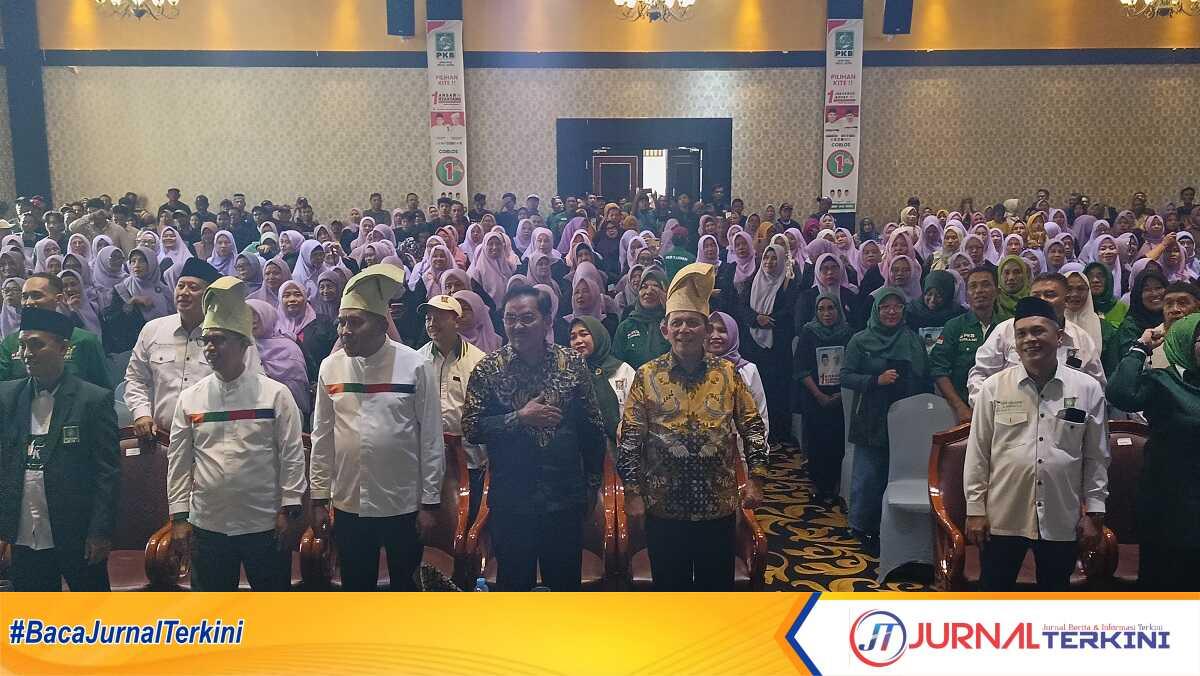 Acara konsolidasi dan deklarasi pemenangan Pilgub Kepri dan Pilbup Karimun yang digelar Partai Kebangkitan Bangsa (PKB) di Hotel Aston Karimun City, Tanjung Balai Karimun pada Minggu (13/10/2024). (JurnalTerkini.id/edy kencana)