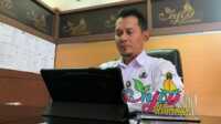 Foto Kabid Pemasaran dan Promosi Dinas Pariwisata Kabupaten Karimun, Ahadian Zulseptriadi saat diwawancarai media JurnalTerkini.id di ruang kerjanya. (Jurnal/Tri)