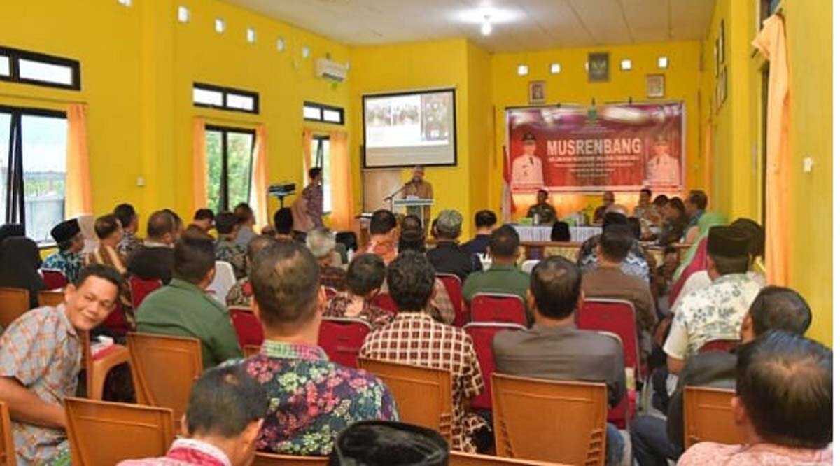 Suasana Musrenbang Kecamatan Bunguran Selatan yang diadakan di Kantor Camat Bunguran Selatan, Kamisi (2/2/2023). (jurnal/ist)