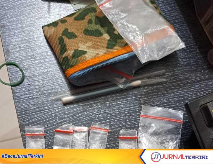 Barang bukti sabu yang disita dari tersangka AA ketika hendak transaksi, Kamis (2/2/2023) malam. (JurnalTerkini.id/rizki)