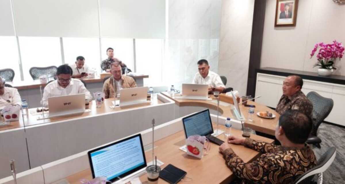 bupati natuna audiensi BPJS Ketenagakerjaan Bupati Natuna Wan Siswandi didampingi Wabup Rodhial Huda saat berkunjung ke Dewan Pengawas BPJS Ketenagakerjaan RI, Rabu (22/2/2023).(foto/ist)