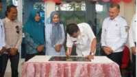bupati natuna resmikan puskesmas suak midai Bupati Natuna, Wan Siswandi saat meresmikan Puskesmas Suak Midai, Rabu (16/2/2023). (Foto istimewa)